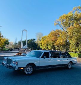  Lincoln Town Car 1987 , 1500000 , 