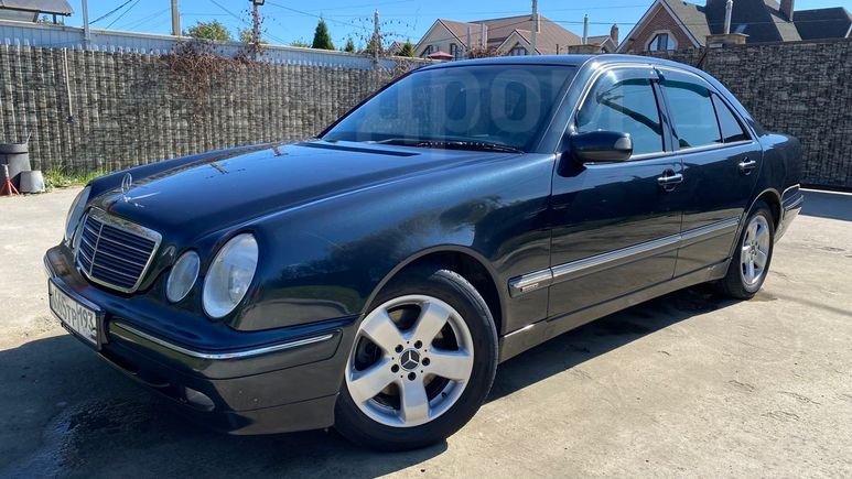  Mercedes-Benz E-Class 2001 , 850000 , 