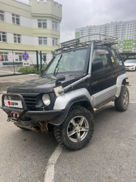  3  Mitsubishi Pajero Junior 1996 , 585000 ,  