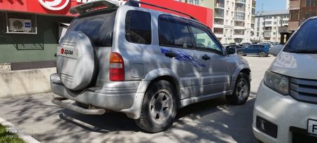 SUV   Suzuki Escudo 2000 , 590000 , 