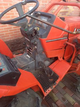 - Kubota L1-255 2004 , 1200000 , 