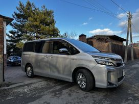 -- Toyota Voxy, 2019