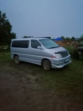    Toyota Grand Hiace 2002 , 900000 , 