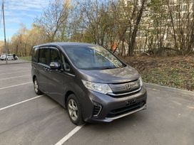 Минивэн или однообъемник Honda Stepwgn 2017 года, 2350000 рублей, 