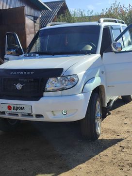 SUV     2013 , 900000 , -