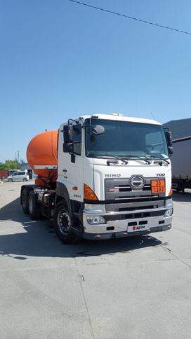   Hino 700 2012 , 3450000 , 