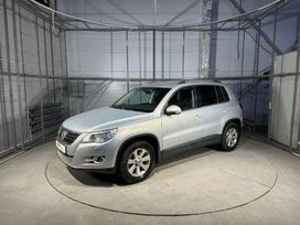 SUV   Volkswagen Tiguan 2010 , 957000 , 