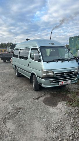    Toyota Hiace 2002 , 1125000 , 