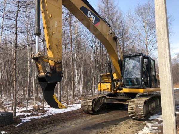   Caterpillar 320D L 2010 , 6500000 , --