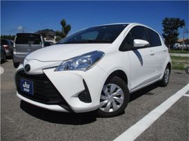  Toyota Vitz 2017 , 826000 , 