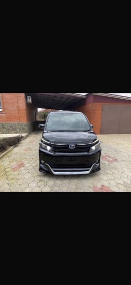    Toyota Voxy 2014 , 2070000 , 