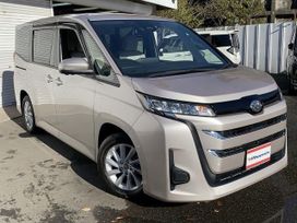    Toyota Noah 2022 , 2999000 , 