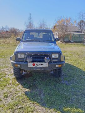  3  Daihatsu Rocky 1992 , 400000 , 