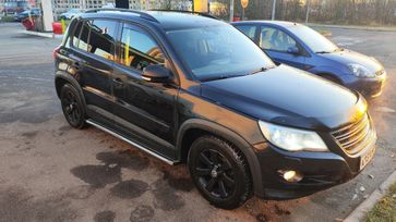 SUV   Volkswagen Tiguan 2010 , 999999 , -