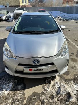  Toyota Aqua 2013 , 700000 , 