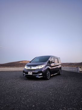 Минивэн или однообъемник Honda Stepwgn 2015 года, 1770000 рублей, 