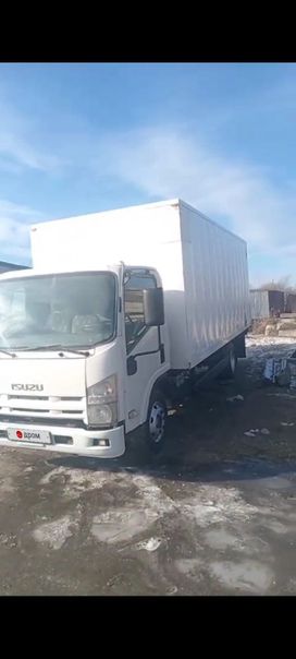   Isuzu Forward 2013 , 3300000 , 