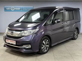 Минивэн или однообъемник Honda Stepwgn 2017 года, 1930000 рублей, 