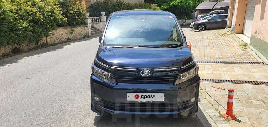    Toyota Voxy 2014 , 2090000 , 