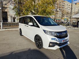 Минивэн или однообъемник Honda Stepwgn 2015 года, 2050000 рублей, 