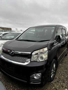    Toyota Voxy 2013 , 2050000 , -