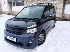    Toyota Voxy 2011 , 1685000 , 