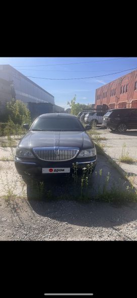  Lincoln Town Car 2004 , 500000 , 
