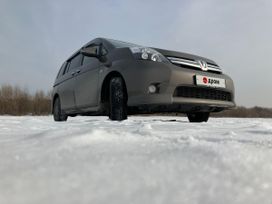    Toyota Isis 2016 , 1650000 , 
