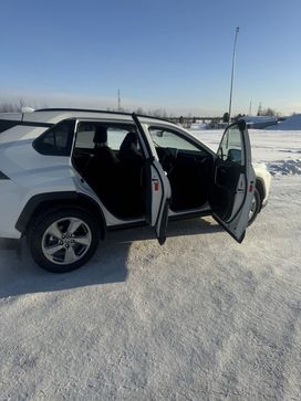 SUV   Toyota RAV4 2020 , 3950000 , 