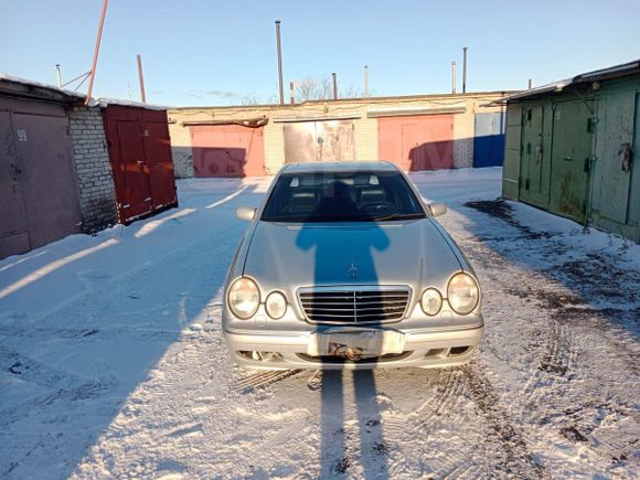  Mercedes-Benz E-Class 2001 , 600000 , -