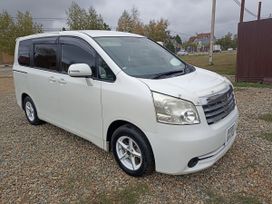    Toyota Noah 2010 , 1400000 , 