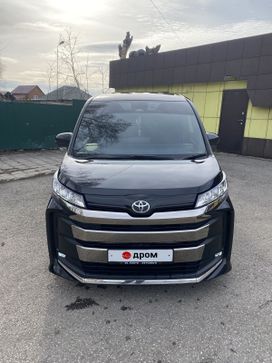    Toyota Noah 2022 , 3400000 , 