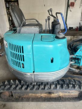 - Kobelco SK17SR 2001 , 1320000 , 