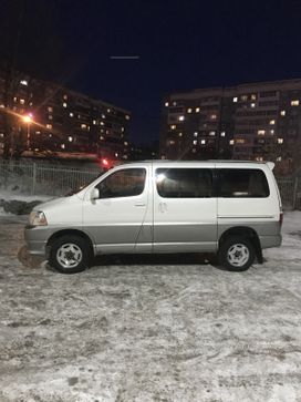    Toyota Grand Hiace 2001 , 300000 , 