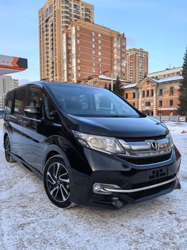 Минивэн или однообъемник Honda Stepwgn 2015 года, 2200000 рублей, 