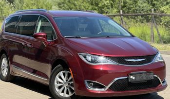    Chrysler Pacifica 2017 , 2383000 , 