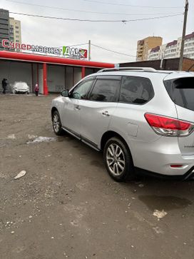 SUV   Nissan Pathfinder 2014 , 1700000 , 