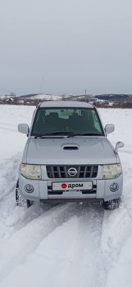  3  Nissan Kix 2009 , 750000 , 