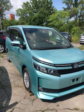    Toyota Voxy 2014 , 1850000 , 