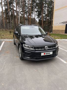 SUV   Volkswagen Tiguan 2017 , 2700000 , 