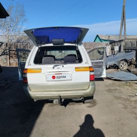    Nissan Prairie Joy 1998 , 300000 , 