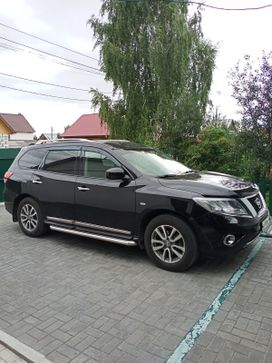 SUV   Nissan Pathfinder 2015 , 2350000 , 