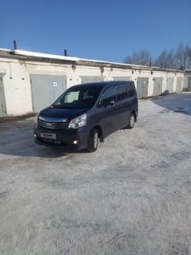    Toyota Noah 2011 , 1480000 , 