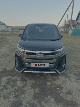  Toyota Noah 2018