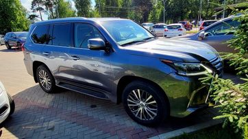 - Lexus LX570 2016