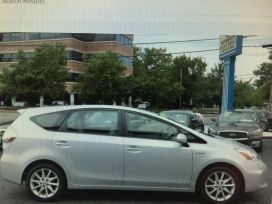    Toyota Prius v 2014 , 1200000 , 