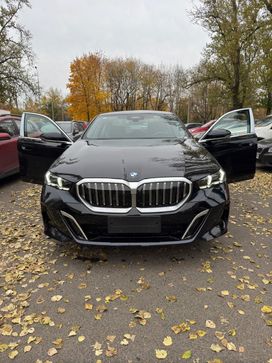  BMW 5-Series 2024 , 8999000 , -