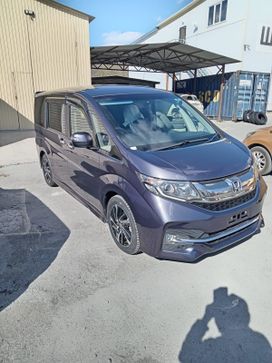    Honda Stepwgn 2016 , 2330000 , 