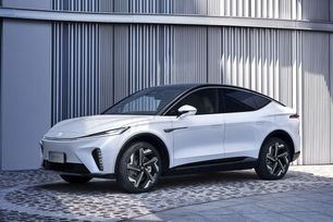 SUV   Rising Auto R7 2022 , 4450000 , 