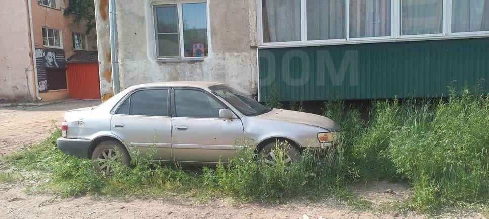 Седан Toyota Corolla 1984 года, 140000 рублей, -